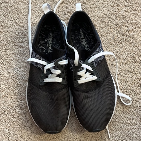 New Balance Women’s Black Walking Shoes size 7.5 M Memory Foam Sole - Picture 2 of 7